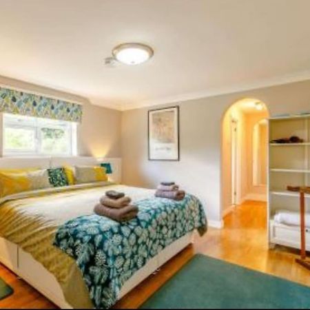 Villa The Nook Located In A Beautiful Garden Setting With Parking Stratford-upon-Avon Exterior foto
