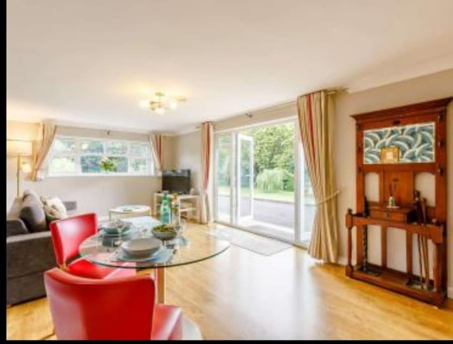 Villa The Nook Located In A Beautiful Garden Setting With Parking Stratford-upon-Avon Exterior foto